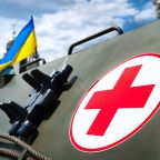 Drone médical ukrainien transportant des fournitures vers le front, illustrant l'innovation en médecine de guerre 2025-2026