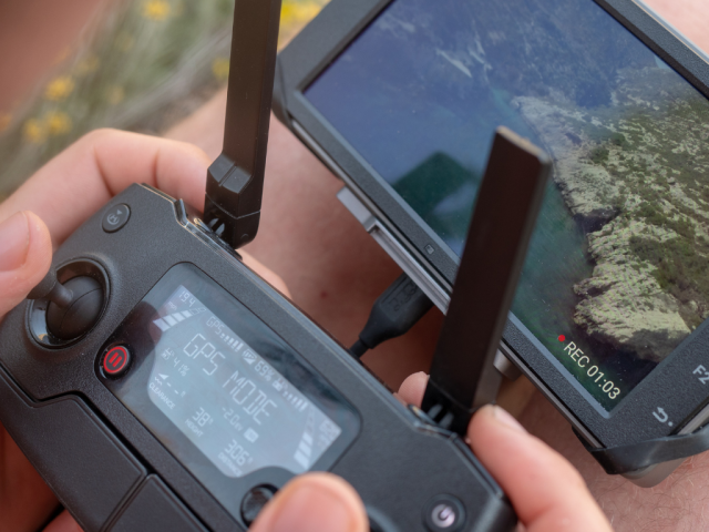 Drone médical en vol, livraison produits sanguins, exercice OTAN 2025